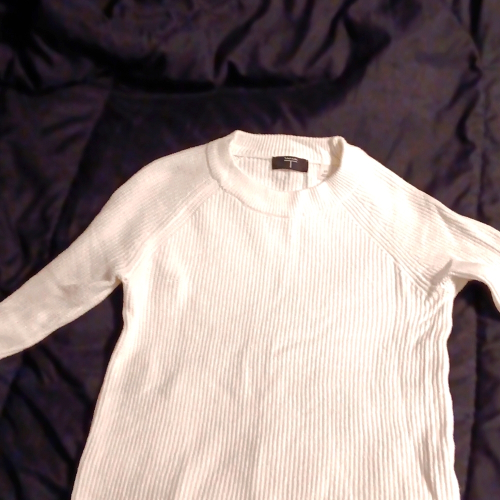 Tahari White Sweater size S/P